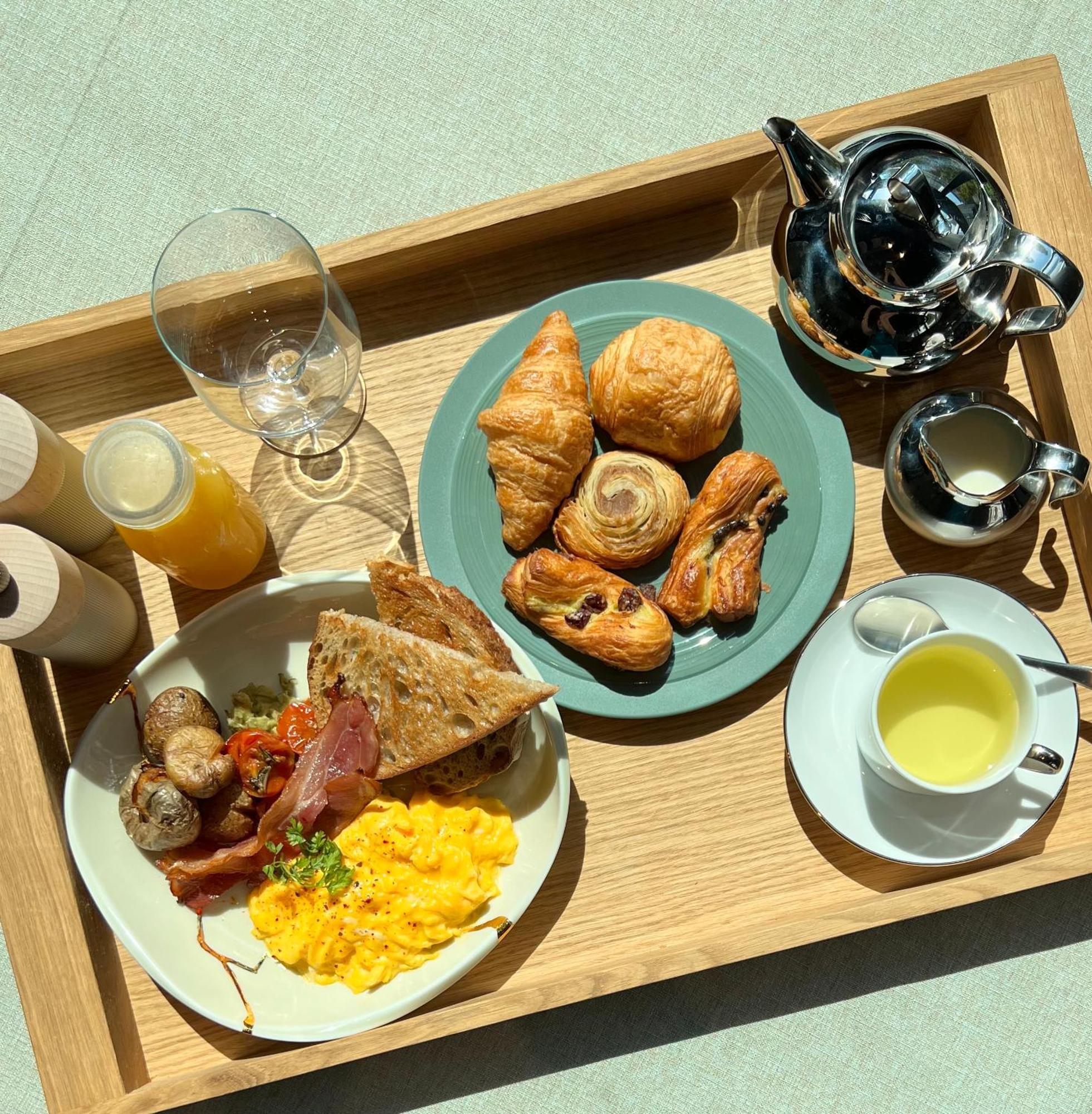 Khách sạn Artyzen 5*